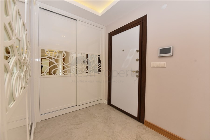 لعشاق الفخامة والتميز - شقة من تصميم خمس غرف وصالة قي منطقة جيكجلي الراقية 