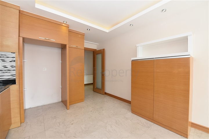 لعشاق الفخامة والتميز - شقة من تصميم خمس غرف وصالة قي منطقة جيكجلي الراقية 