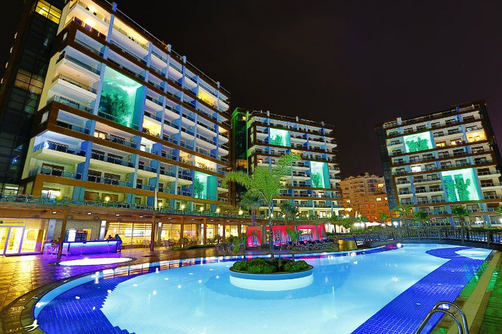 لعشاق الفخامة والتميز - شقة من تصميم خمس غرف وصالة قي منطقة جيكجلي الراقية 