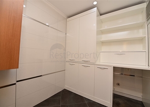 لعشاق الفخامة والتميز - شقة من تصميم خمس غرف وصالة قي منطقة جيكجلي الراقية 