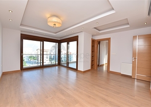 لعشاق الفخامة والتميز - شقة من تصميم خمس غرف وصالة قي منطقة جيكجلي الراقية 