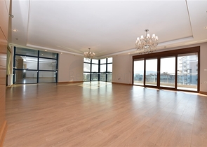 لعشاق الفخامة والتميز - شقة من تصميم خمس غرف وصالة قي منطقة جيكجلي الراقية 