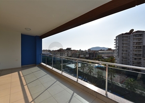 لعشاق الفخامة والتميز - شقة من تصميم خمس غرف وصالة قي منطقة جيكجلي الراقية 