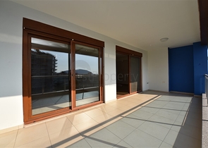 لعشاق الفخامة والتميز - شقة من تصميم خمس غرف وصالة قي منطقة جيكجلي الراقية 