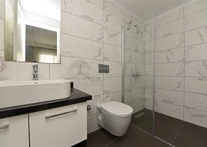 شقة من تصميم غرفتين وصالة - مفروشة - ضمن مجمع سكني حديث في مهموتلار - الانيا