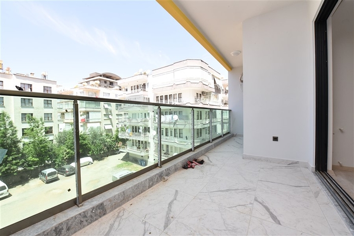 شقة غرفتين وصالة ومطبخ منفصل -ضمن مجمع سكني حديث في مركز الانيا 