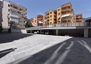 شقة غرفتين وصالة ومطبخ منفصل -ضمن مجمع سكني حديث في مركز الانيا 