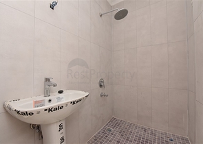 شقة غرفتين وصالة ومطبخ منفصل -ضمن مجمع سكني حديث في مركز الانيا 