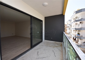 شقة غرفتين وصالة ومطبخ منفصل -ضمن مجمع سكني حديث في مركز الانيا 