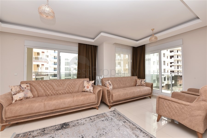 شقة مفروشة  بتصميم غرفة نوم وصالة في مهموتلار - الانيا 