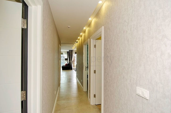 شقة فاخرة 4 + 1 في أونجالي كونيالتي أنطاليا