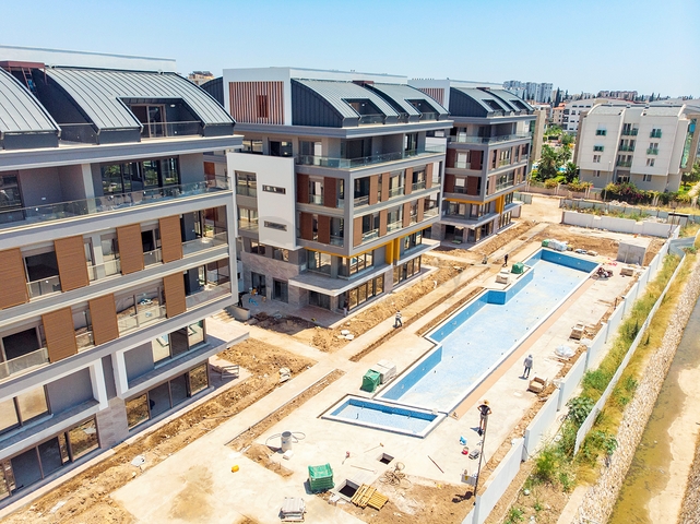 شقة فاخرة 4 + 1 في أونجالي كونيالتي أنطاليا