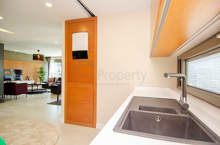 شقة فاخرة 4 + 1 في أونجالي كونيالتي أنطاليا