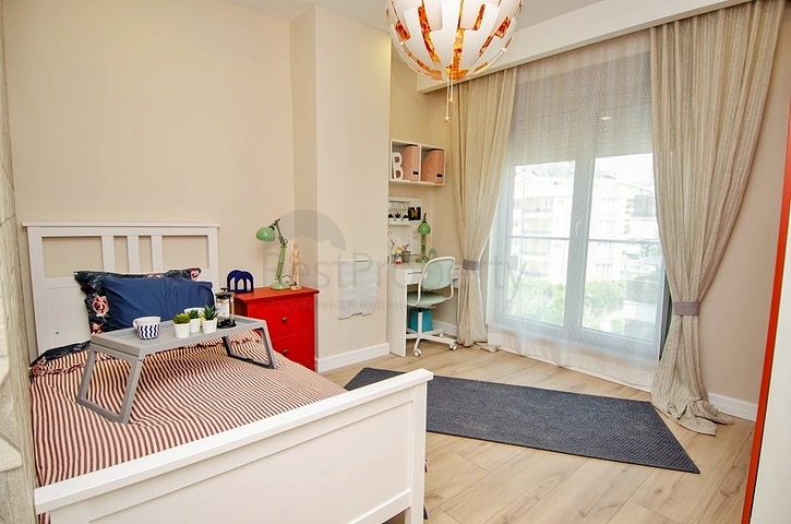 شقة فاخرة 4 + 1 في أونجالي كونيالتي أنطاليا