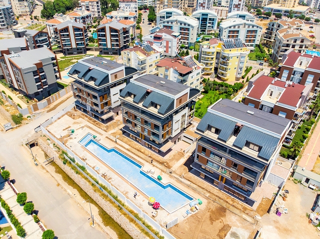 شقة فاخرة 4 + 1 في أونجالي كونيالتي أنطاليا