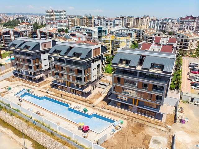 شقة فاخرة 4 + 1 في أونجالي كونيالتي أنطاليا