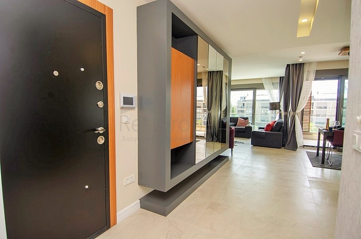 شقة فاخرة 4 + 1 في أونجالي كونيالتي أنطاليا