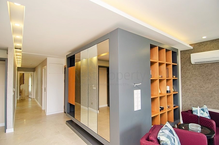 شقة فاخرة 4 + 1 في أونجالي كونيالتي أنطاليا