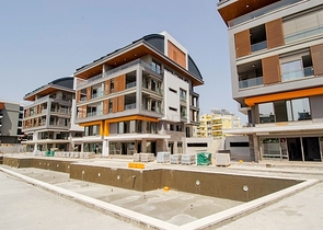 شقة فاخرة 4 + 1 في أونجالي كونيالتي أنطاليا