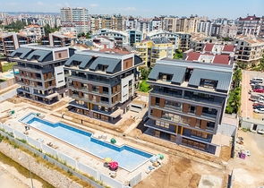 شقة فاخرة 4 + 1 في أونجالي كونيالتي أنطاليا