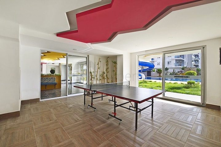 شقة بتصميم غرفة وصالة ضمن مجمع سكني حديث في مهموتلار - الانيا