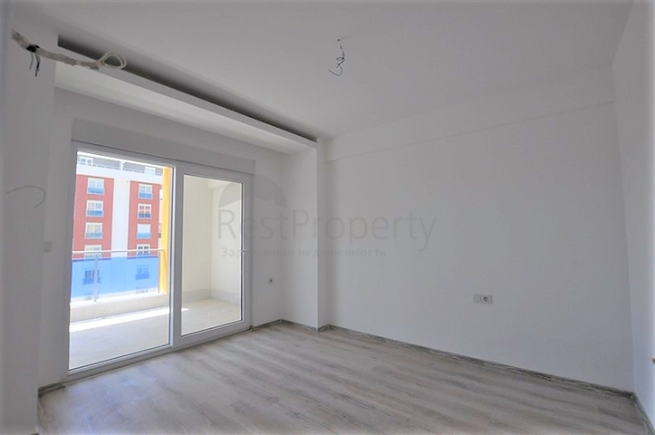 شقة بتصميم غرفة وصالة ضمن مجمع سكني حديث في مهموتلار - الانيا