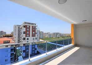 شقة بتصميم غرفة وصالة ضمن مجمع سكني حديث في مهموتلار - الانيا