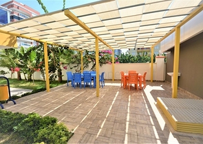 شقة بتصميم غرفة وصالة ضمن مجمع سكني حديث في مهموتلار - الانيا