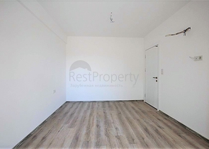 شقة بتصميم غرفة وصالة ضمن مجمع سكني حديث في مهموتلار - الانيا