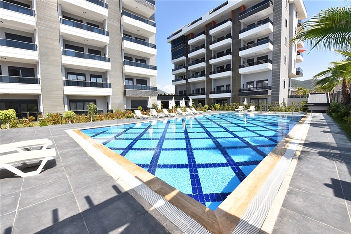 مجمع سكني قيد الانشاء في منطقة كارجي جاك الهادئة- الانيا 