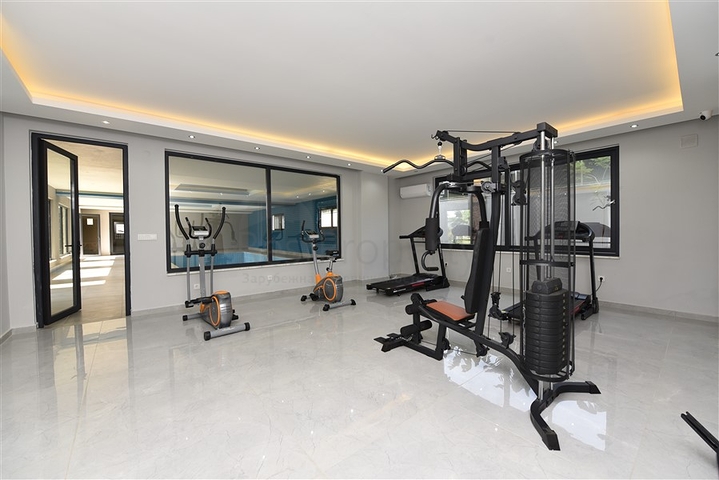 مجمع سكني قيد الانشاء في منطقة كارجي جاك الهادئة- الانيا 