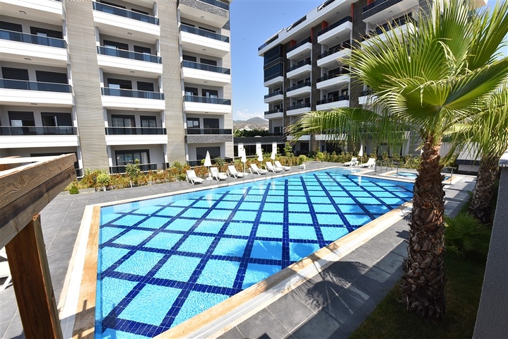 مجمع سكني قيد الانشاء في منطقة كارجي جاك الهادئة- الانيا 