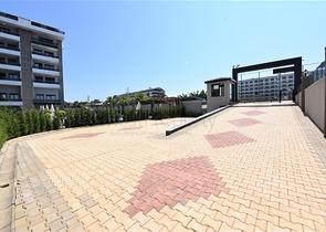 مجمع سكني قيد الانشاء في منطقة كارجي جاك الهادئة- الانيا 