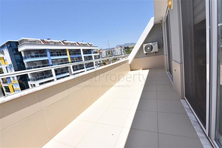 بنتهاوس غرفتين وصالة مؤثثة وقريبة من البحر ضمن مجمع سكني حديث في كاستل - الانيا