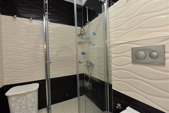 بنتهاوس غرفتين وصالة مؤثثة وقريبة من البحر ضمن مجمع سكني حديث في كاستل - الانيا