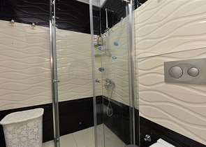 بنتهاوس غرفتين وصالة مؤثثة وقريبة من البحر ضمن مجمع سكني حديث في كاستل - الانيا