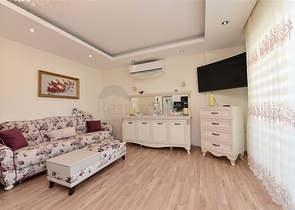 بنتهاوس غرفتين وصالة مؤثثة وقريبة من البحر ضمن مجمع سكني حديث في كاستل - الانيا