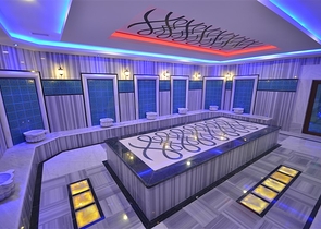 بنتهاوس غرفتين وصالة مؤثثة وقريبة من البحر ضمن مجمع سكني حديث في كاستل - الانيا