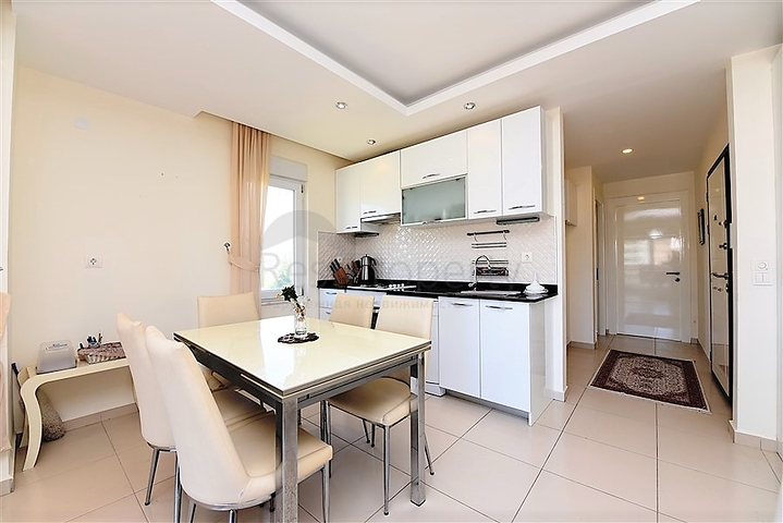 غرفتين وصالة ضمن مجمع سكني  خمس نجوم في  منطقة افسلار - الانيا 