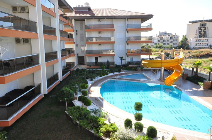 شقة غرفة نوم وصالة ضمن مجمع ذو خدمات مميزة في افسلار - الانيا 