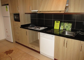 ضمن منطقة حيوية قريبة من البحر - غرفتين وصالة مؤثثة في منطقة اوبا -الانيا 