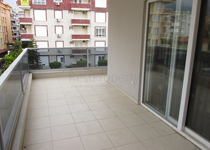 ضمن منطقة حيوية قريبة من البحر - غرفتين وصالة مؤثثة في منطقة اوبا -الانيا 