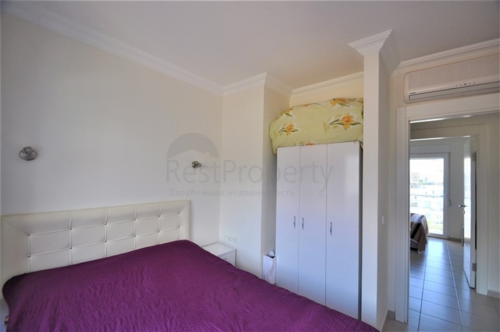 شقة مؤثثة  من تصميم غرفتي نوم وصالة ضمن مجمع سكني في اوبا 