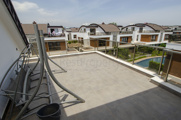 فيلا من طابقين 6 + 1 في منطقة كونيالتي في أنطاليا