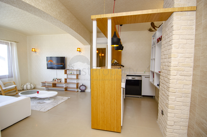 فيلا من طابقين 6 + 1 في منطقة كونيالتي في أنطاليا