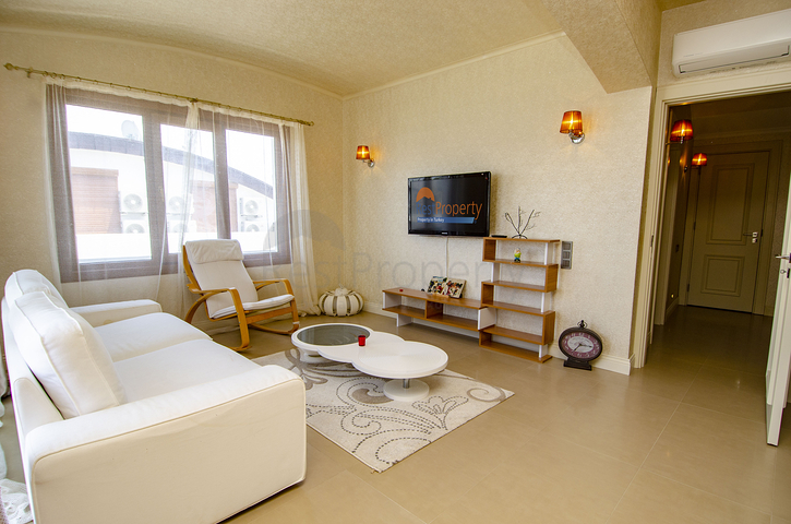 فيلا من طابقين 6 + 1 في منطقة كونيالتي في أنطاليا