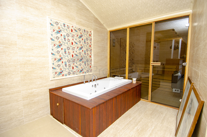 فيلا من طابقين 6 + 1 في منطقة كونيالتي في أنطاليا