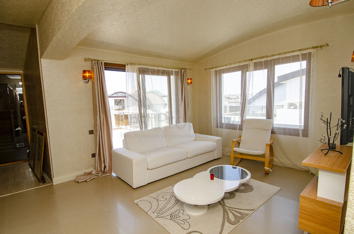 فيلا من طابقين 6 + 1 في منطقة كونيالتي في أنطاليا