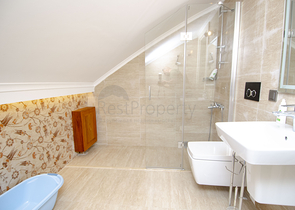 فيلا من طابقين 6 + 1 في منطقة كونيالتي في أنطاليا