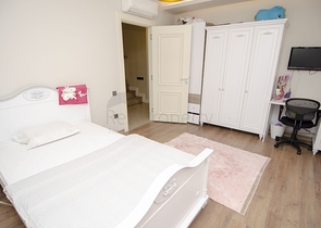 فيلا من طابقين 6 + 1 في منطقة كونيالتي في أنطاليا